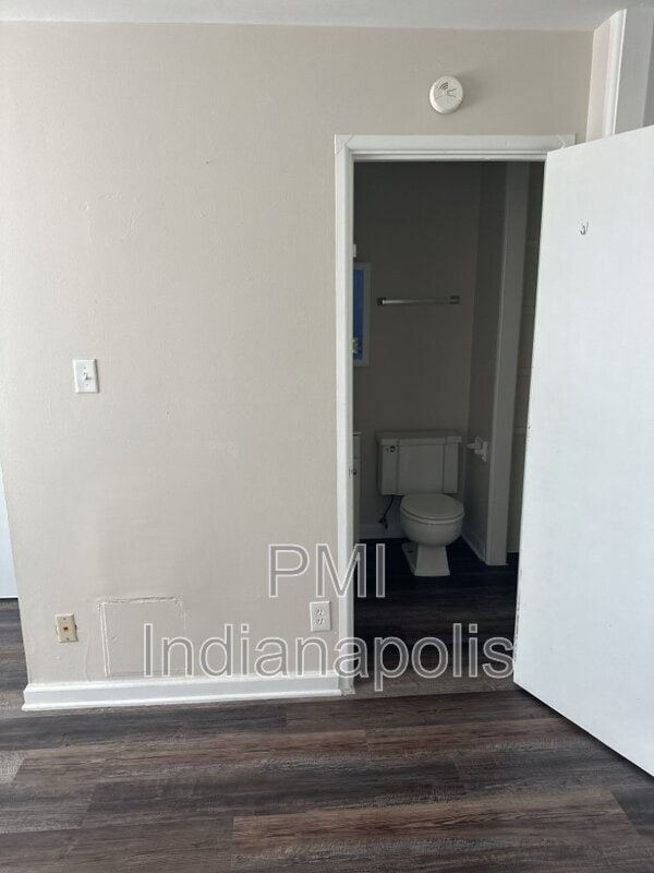 Foto del edificio - 5824 E Washington St