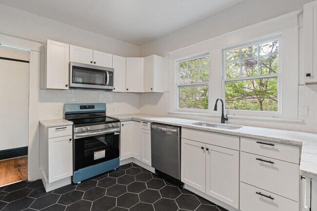 Foto del edificio - Beautiful 2BR/1BTH Craftsmen For Rent!