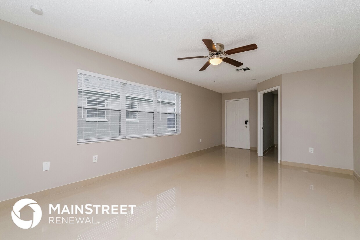 Foto principal - 8437 National Dr