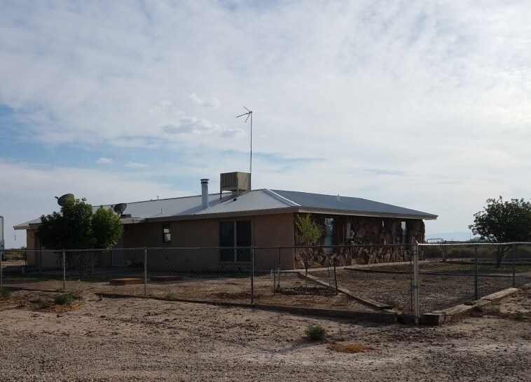 Foto principal - Country Home On 6 Acres