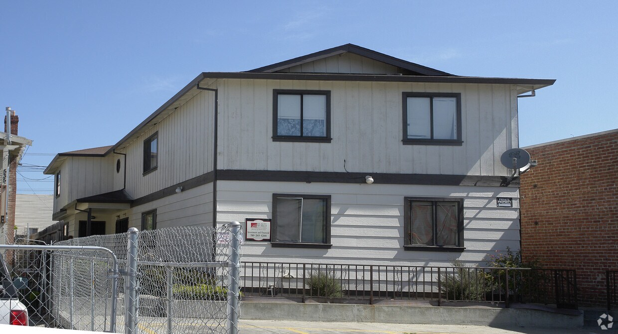 Primary Photo - 5362 Bancroft Ave