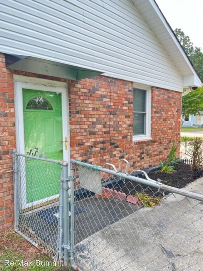 Building Photo - 4 br, 2.5 bath House - 1042 Robin Hood Avenue
