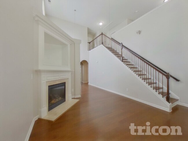 Building Photo - 4715 Abercromby St