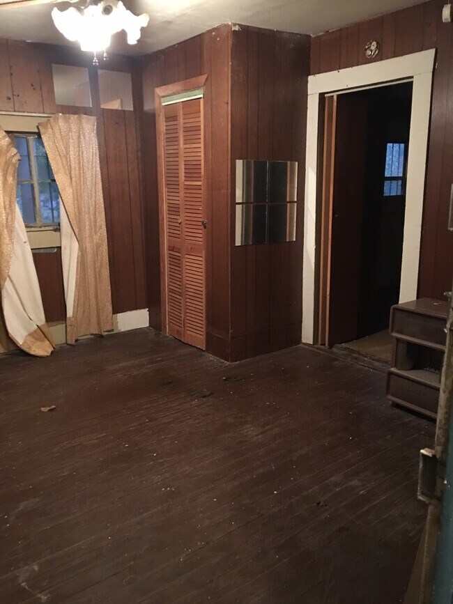 Building Photo - 823 Bates St, 71106