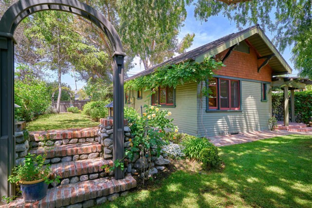 Foto del edificio - 845 S Los Robles Ave