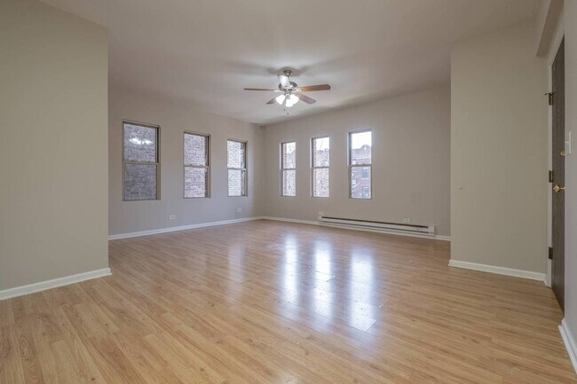 Foto del edificio - 5511 N Kenmore Ave