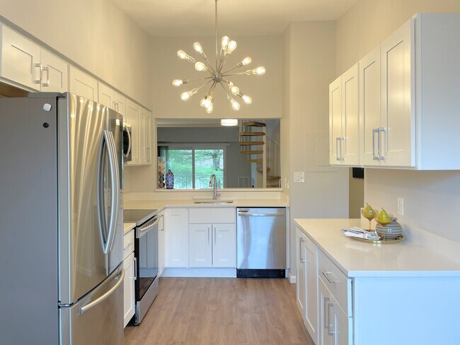 Building Photo - 20327 Beaconfield Terrace