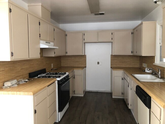 Foto del edificio - 801 S Bradley St