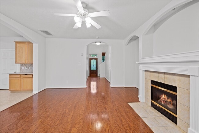 Building Photo - 107 W Burberry Cir