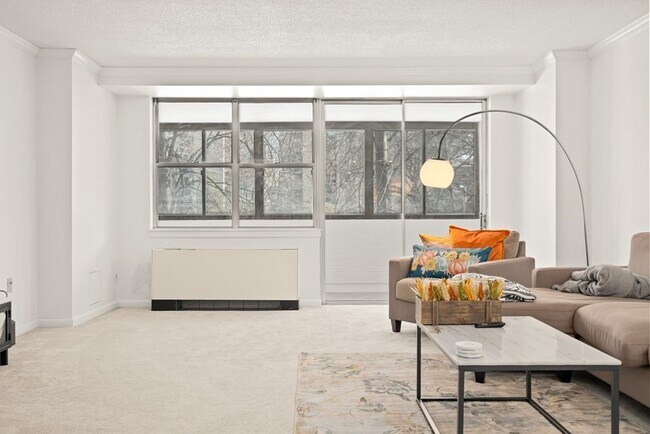 Foto del edificio - 10 Hawthorne Pl
