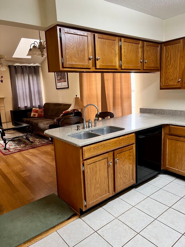 Foto del edificio - 3636 Greenacres Place Dr