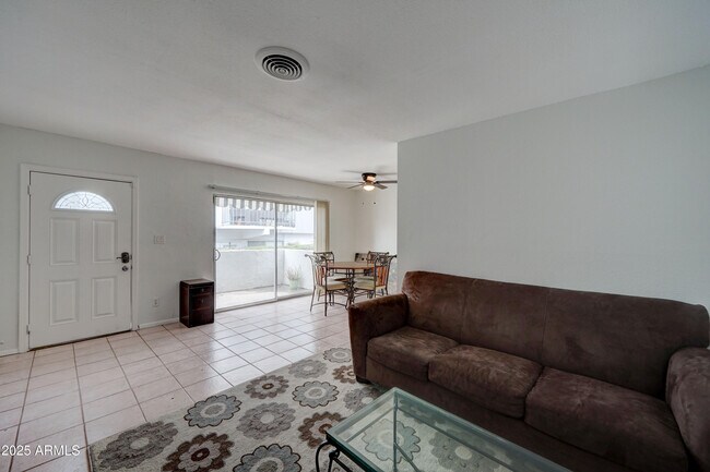 Foto del edificio - 3416 N 44th St