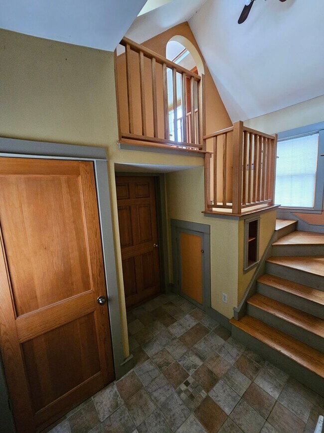 Building Photo - 90 Orange St