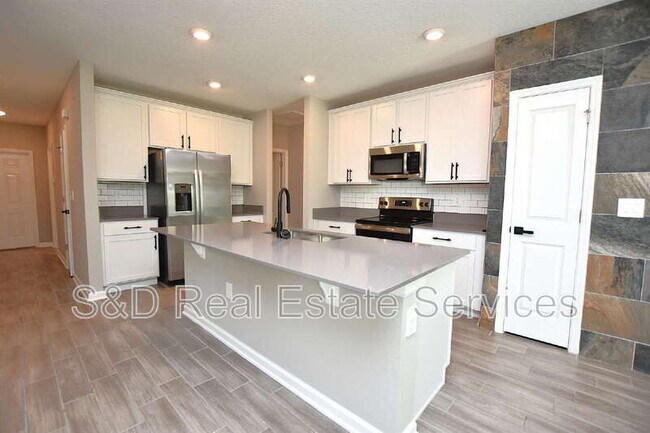 Foto del edificio - 427 Cool Summer Ln
