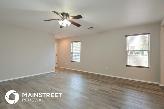 Foto del edificio - 6963 S Sweetbush Ave