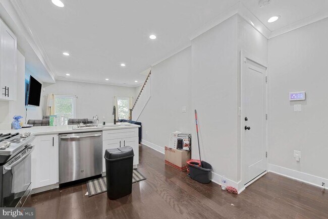 Foto del edificio - 608 Irving St NW