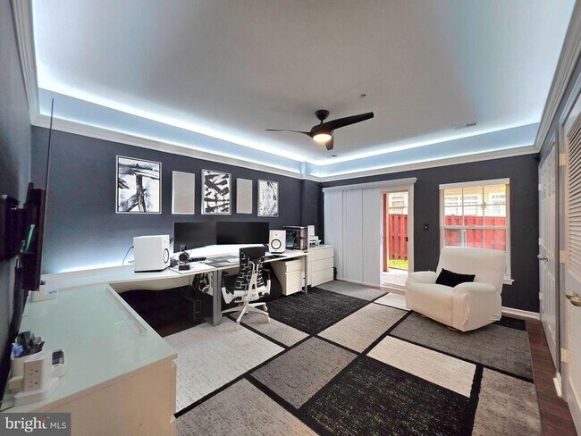 Foto del edificio - 5300 Arapaho Ln