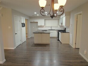 Building Photo - 3311 Golden Willow Dr
