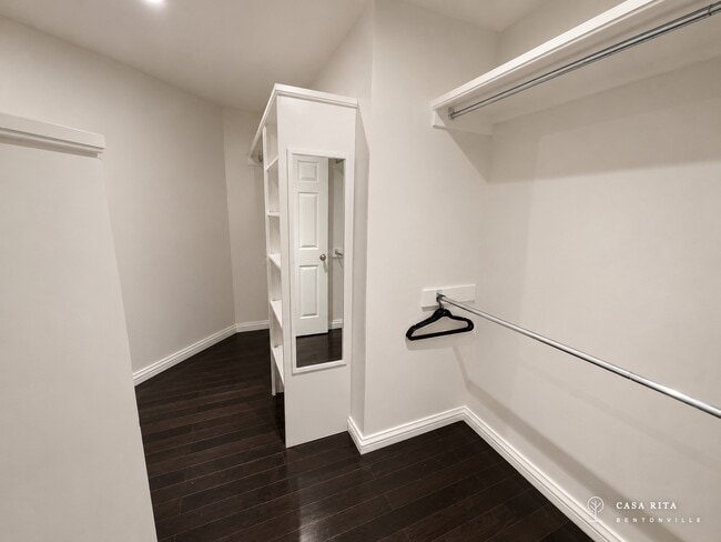 Building Photo - Executive Furnished 3BR Near Walmart HQ