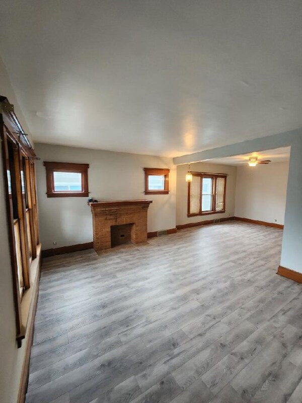 Foto del edificio - 137 Laird Ave