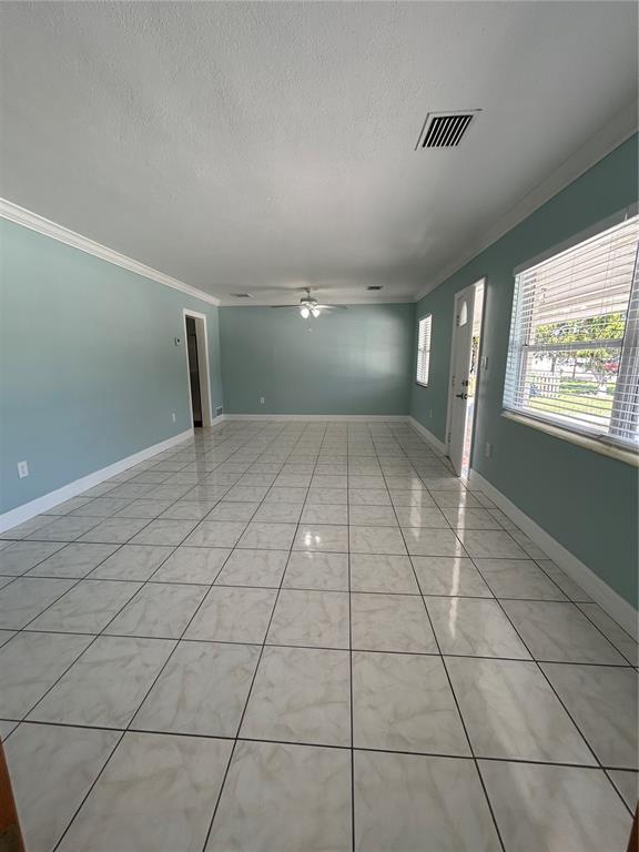 Foto del edificio - 2216 Webber St