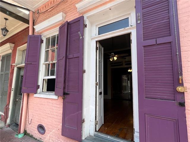 Building Photo - 824 Bourbon St