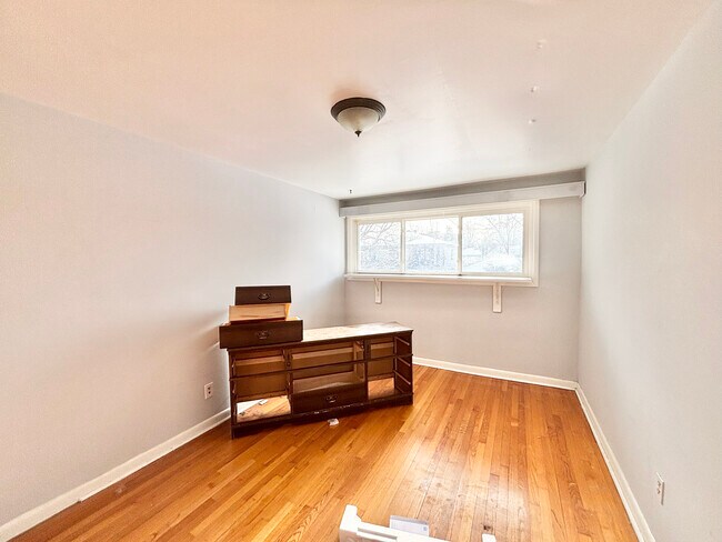 Photo du bâtiment - 3 BED - 2 BATH - OTTAWA - FULL HOUSE