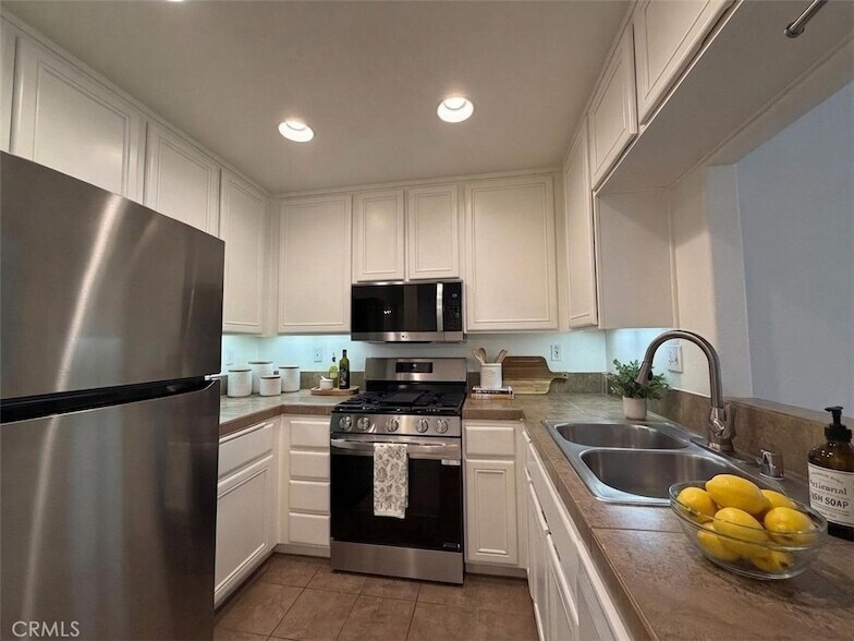 Photo - 32 Tradewinds Unit