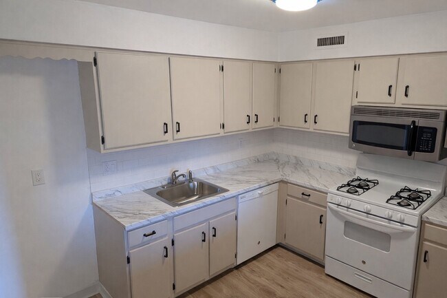 Foto del edificio - 47301 Delaire Landing Rd