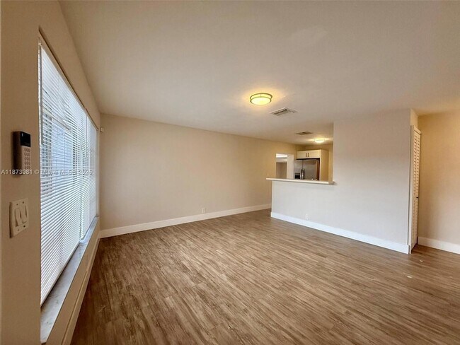 Foto del edificio - 2730 NE 9th Terrace
