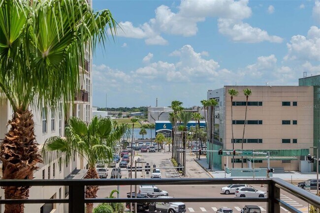 Foto del edificio - 1208 E Kennedy Blvd