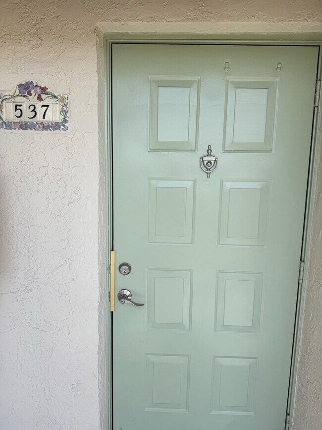 Foto del edificio - 2351 NE 14th Street Causeway