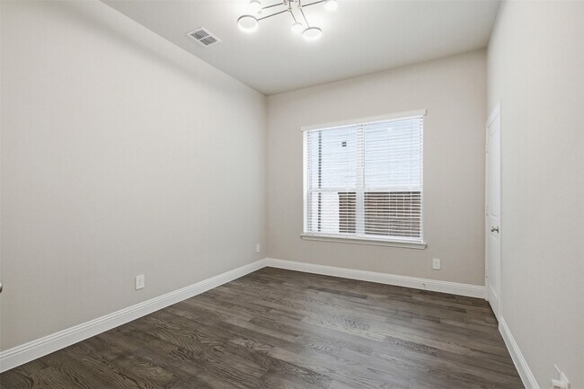 Foto del edificio - 3537 Ridgecross Dr