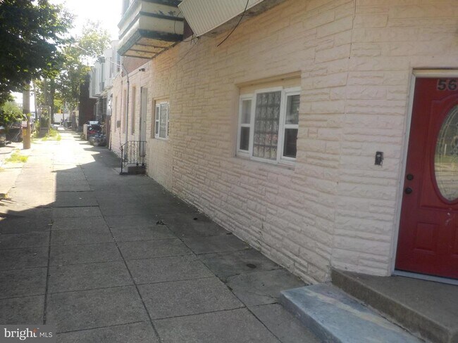 Foto del edificio - 569 N 58th St
