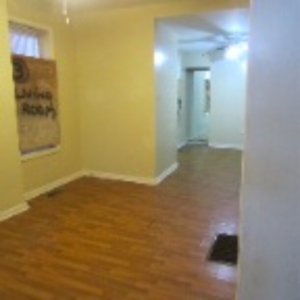 Primary Photo - 229 Delamore Plz