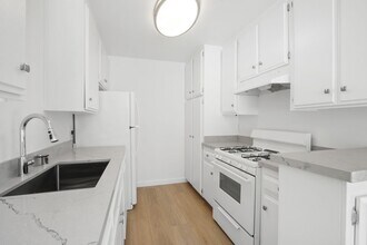 Building Photo - 817 Hill St Building Photo - 817 Hill St