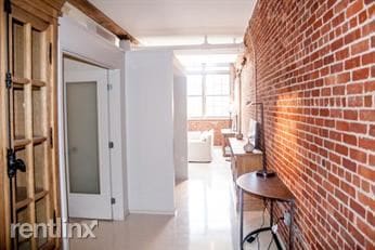 Building Photo - 275 Medford St