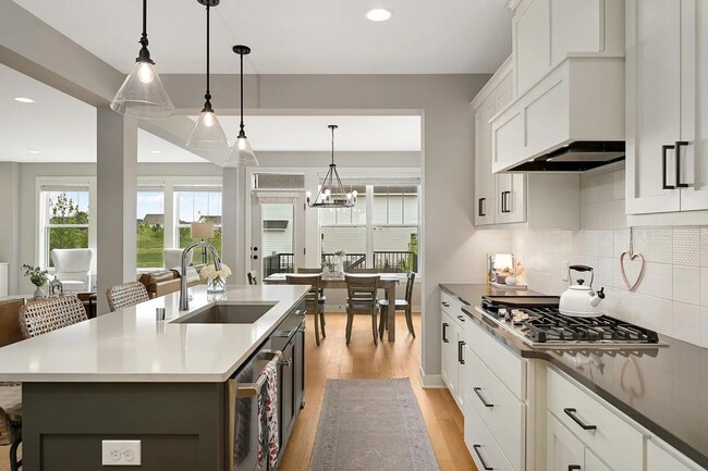 Building Photo - Absolutely stunning woodbury property for lease!