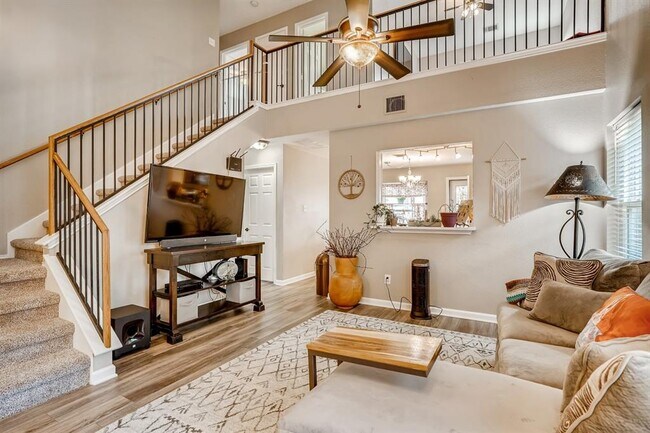 Building Photo - 903 Moser River Dr