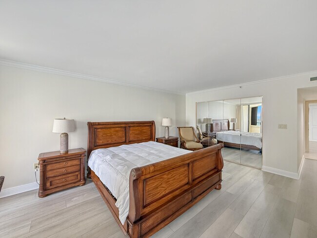 Foto del edificio - 5080 N Ocean Dr