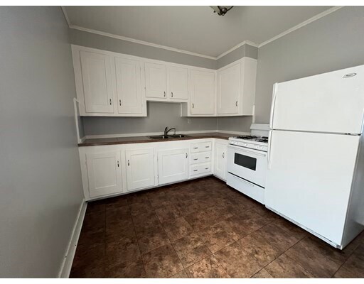 Primary Photo - 2 Thomas St
