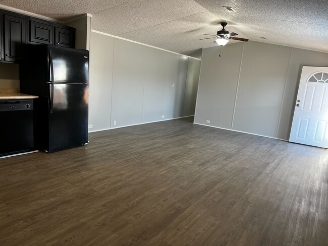 Building Photo - 709 N Collins Fwy