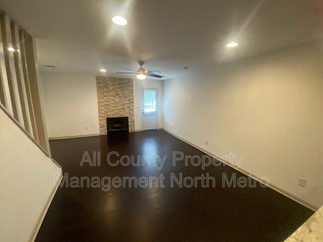 Building Photo - 1587 Springleaf Point SE