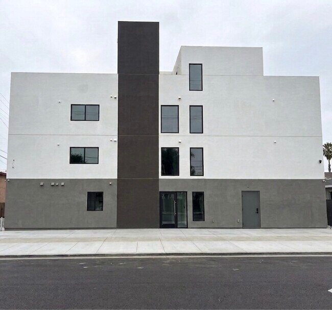 Foto del edificio - ONE LA LLC