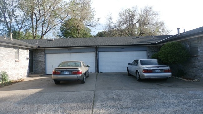 Building Photo - 919-939 S Longfellow St