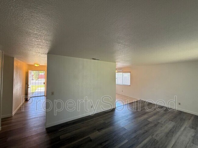 Foto del edificio - 1462 Snyder St