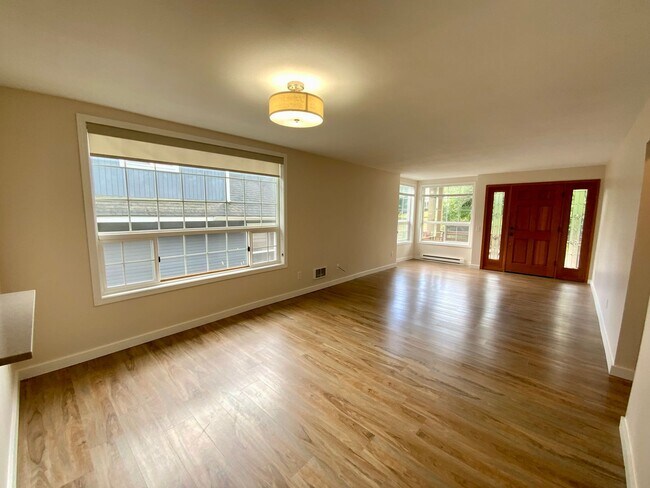 Foto del edificio - 3827 Wetmore Ave