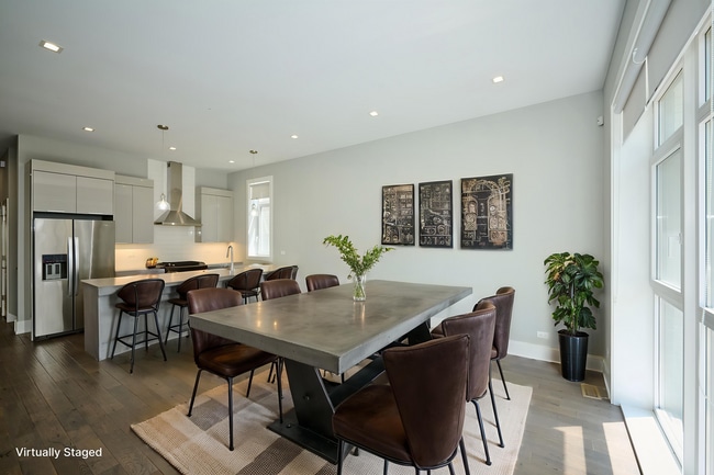 Cena en escena - 1338 W Cullerton St