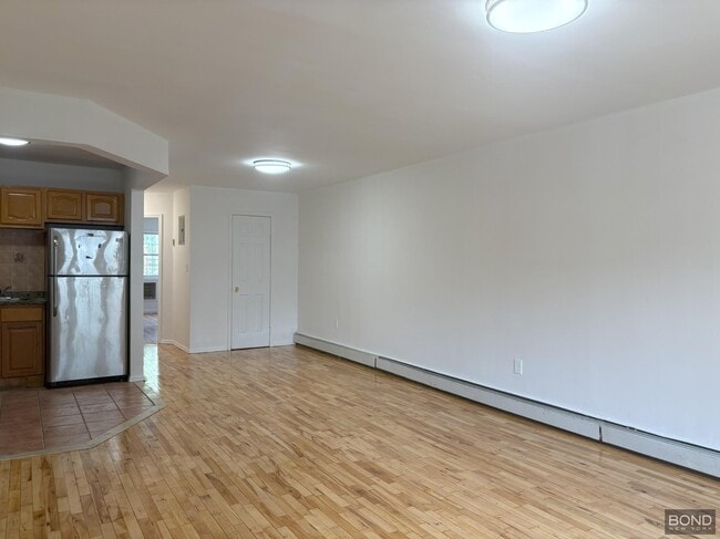 Building Photo - 395 E 49th St