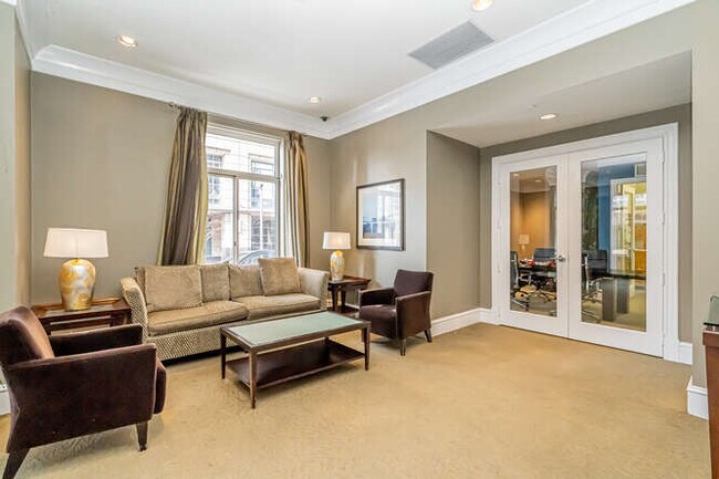 Foto del edificio - 851 N Glebe Rd